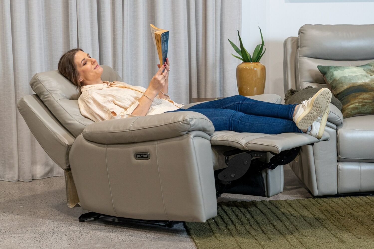 Derby Power Recliner & Headrest