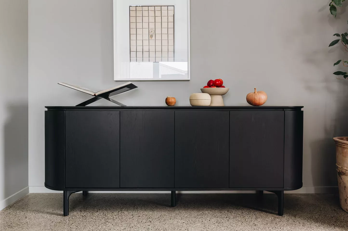 Kontur Sideboard - Black Oak