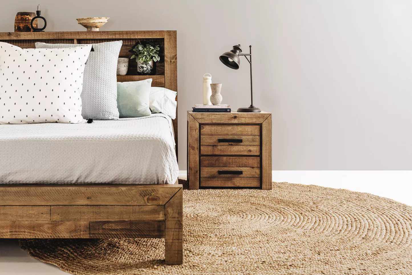 Raglan Queen Bed