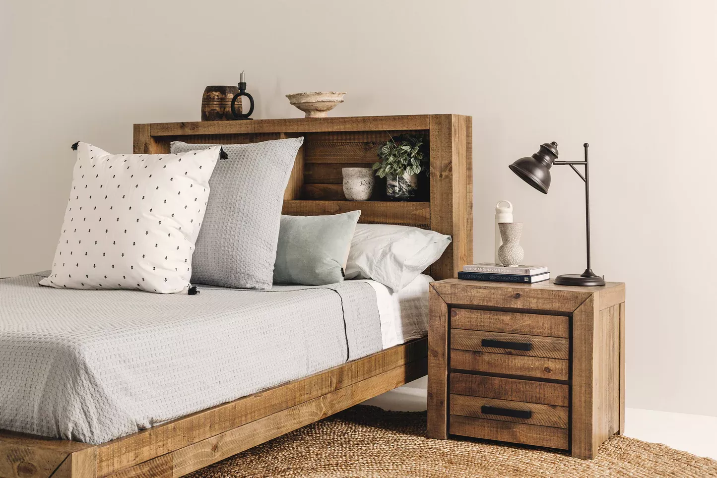 Raglan Queen Bed