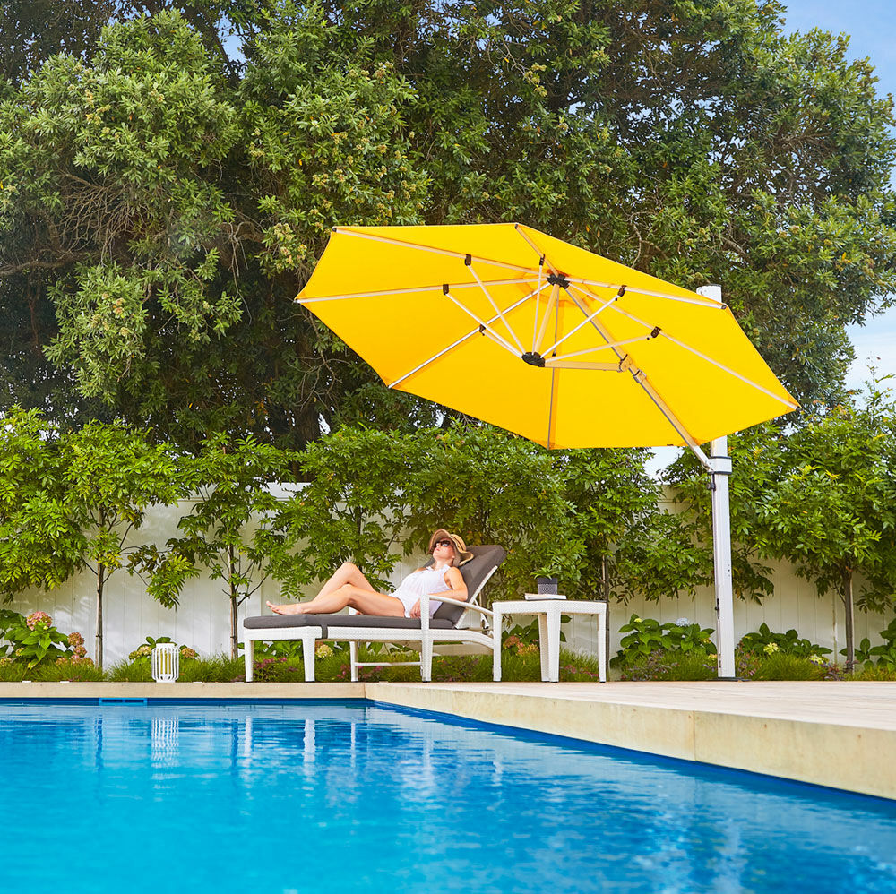 Shade7 Riviera 4.5m Octagonal Cantilever Umbrella V4