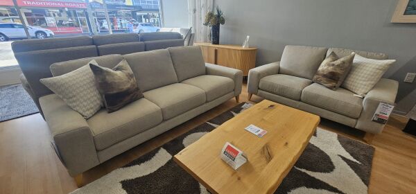 Clearance La-Z-Boy Prague 3 and 2.5 seater Suite